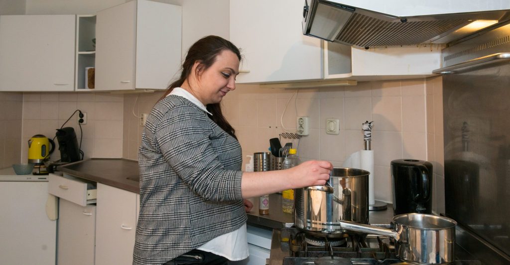 Een gezamenlijke keuken.